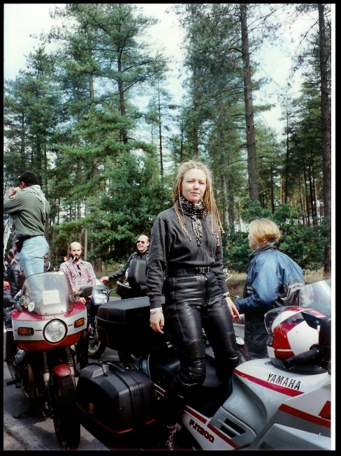 475x639 pixels (182K)